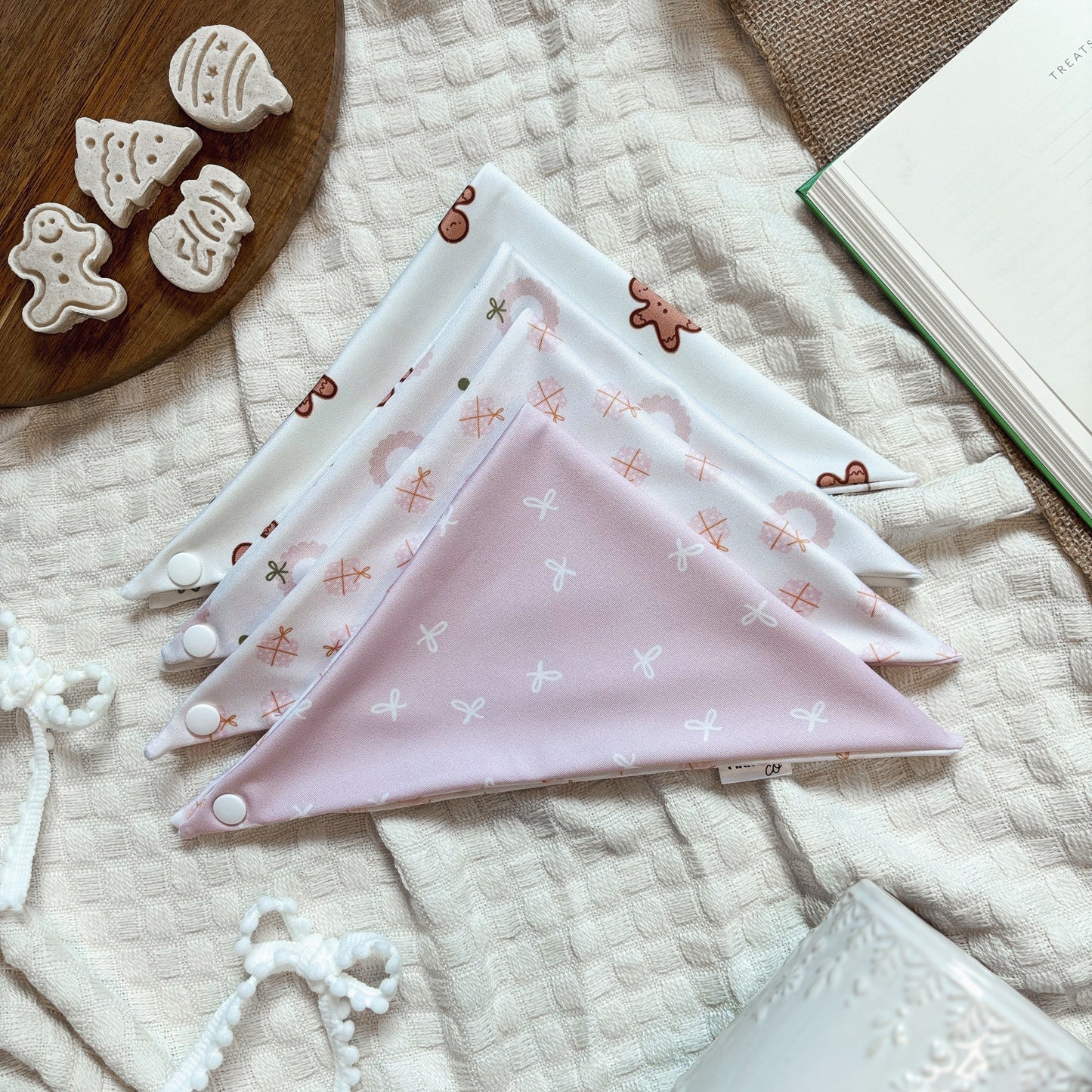 PASTEL PRESENTS WITH REVERSIBLE BOWS